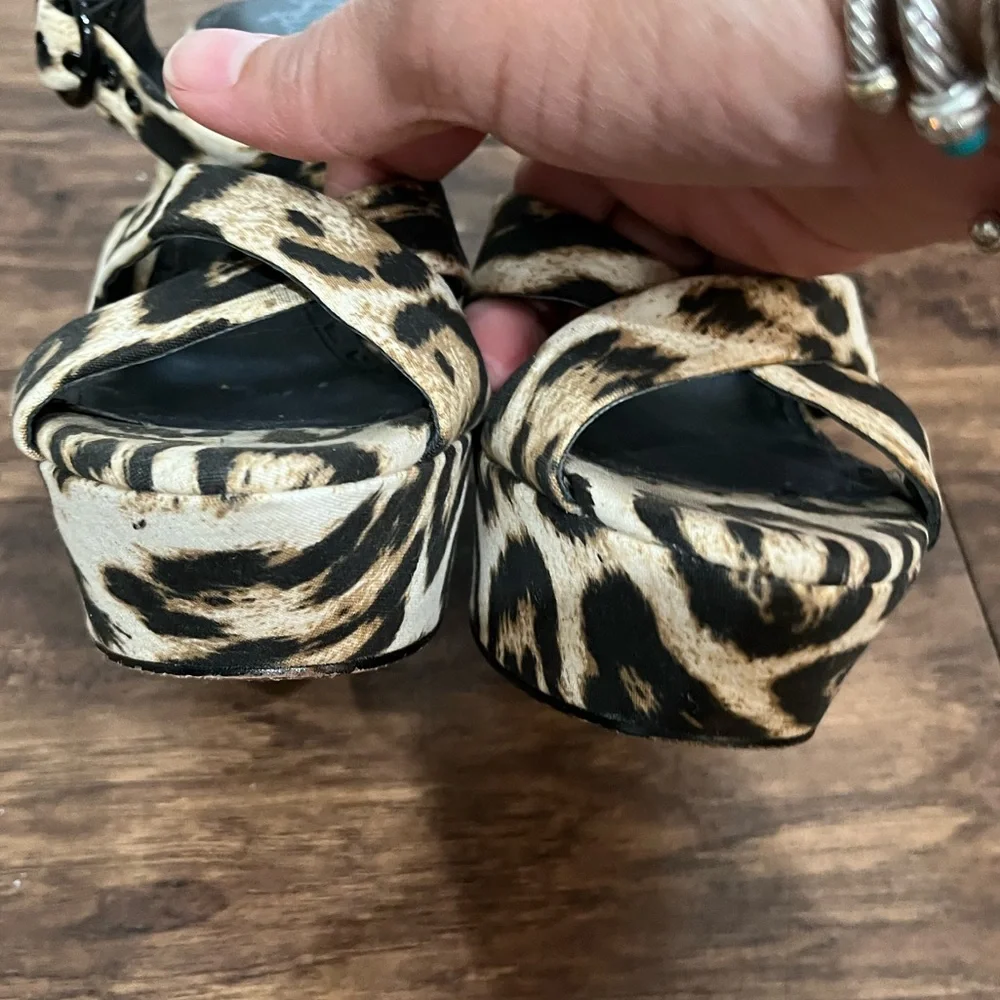 Alice and Olivia Leopard Print Wedge‎ Sandals Sz. 39